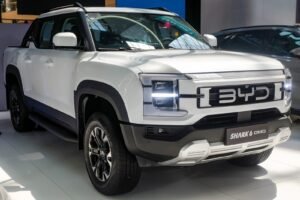 BYD Shark blanca en versión DM-O AWD Premium, la pickup híbrida enchufable de BYD en Colombia